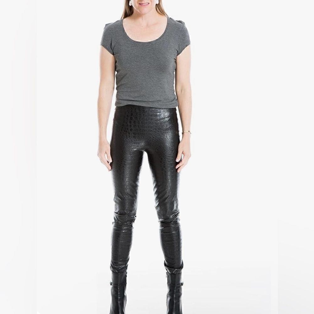Max Studio Black Faux Leather Croc Embossed Print Skinny Pants Women’s Size M